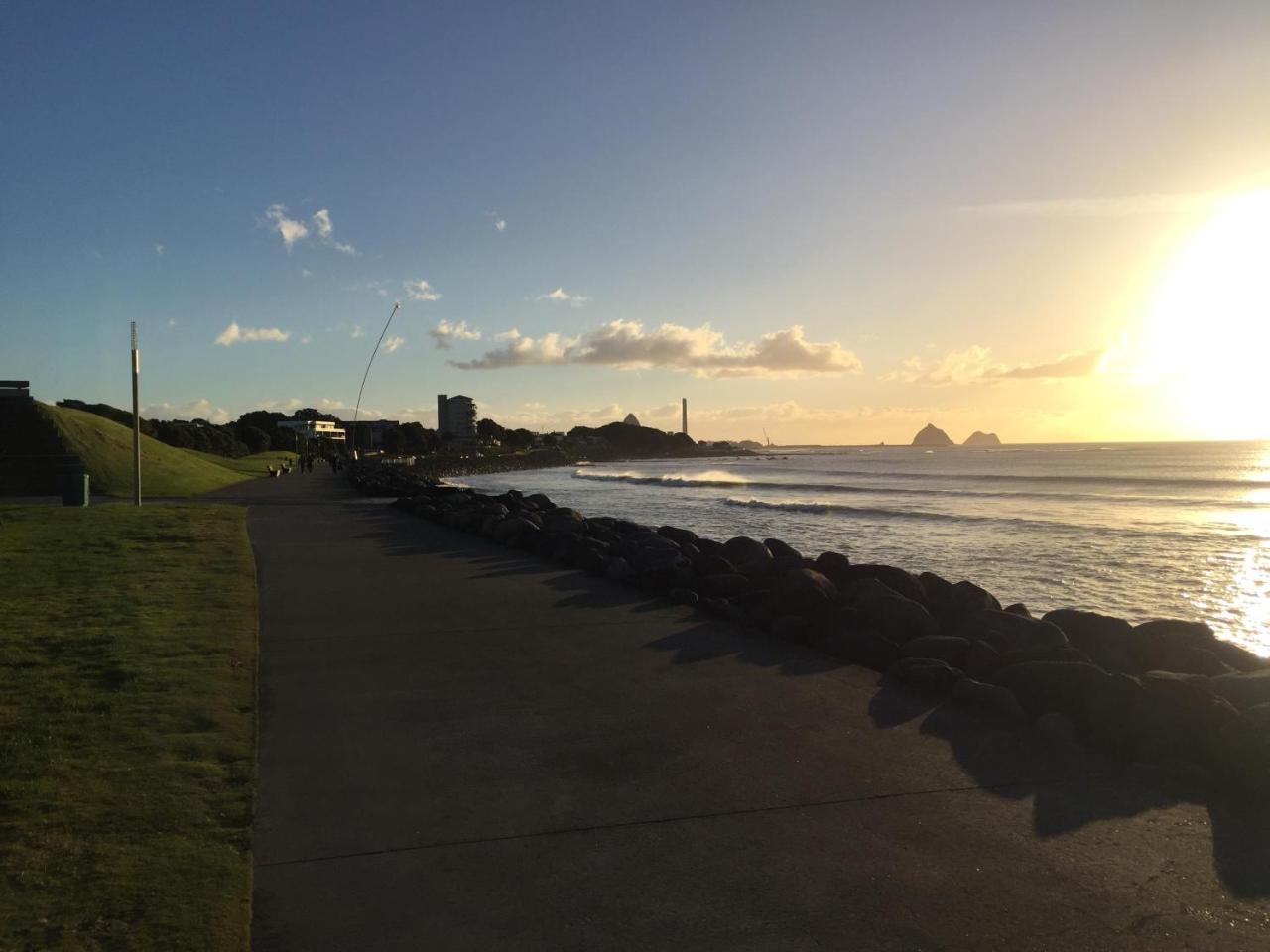 Luxury Home Next To Ocean And Walkway New Plymouth Eksteriør bilde